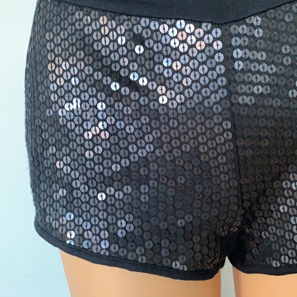 Sequin shorts - Picture 2 of 5